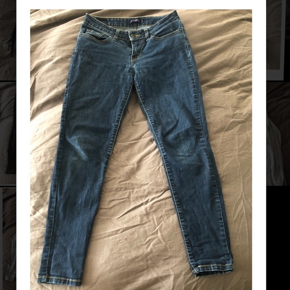 Levi’s Jeans - Picture 2 of 6